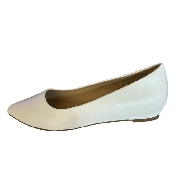 Dream pairs Julian White Women's hidden wedge Flats size 9 faux leather. - Picture 4 of 9